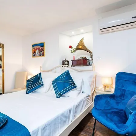 Plaza Royal In The Centre Apartment *