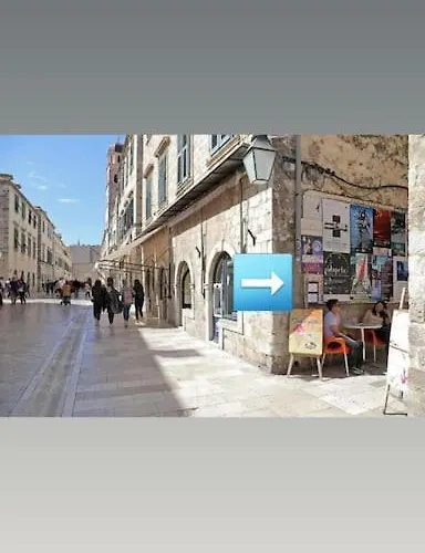 Plaza Royal In The Centre דירה