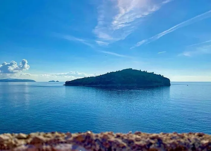 Plaza Royal In The Centre דירה