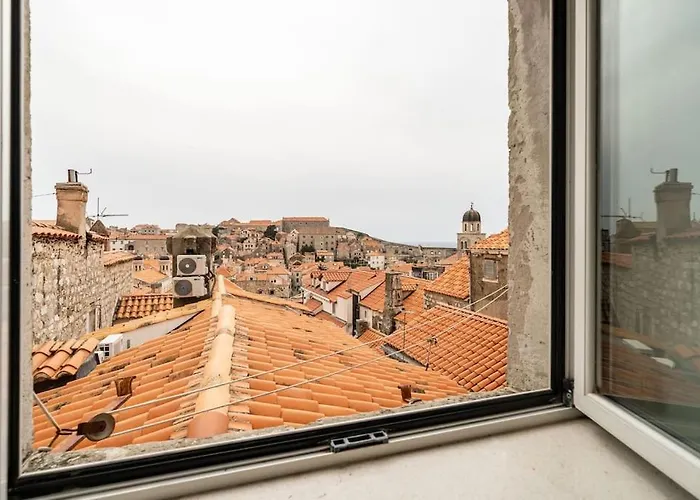 Plaza Royal In The Centre