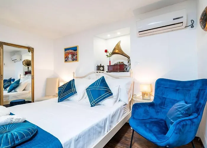 Plaza Royal In The Centre דירה *