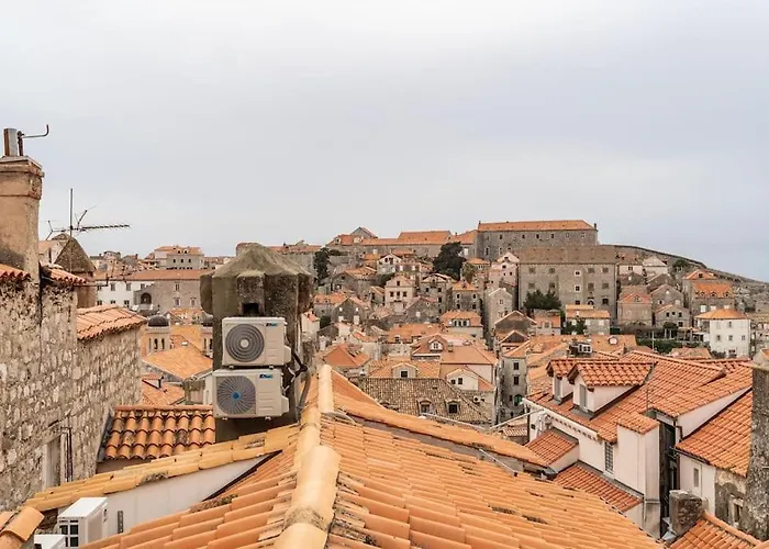 Plaza Royal In The Centre